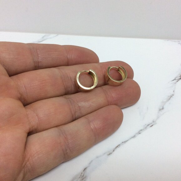 14K SOLID YELLOW REAL GOLD CLIP ON Huggie Hoops 2.60gr - Picture 5 of 8